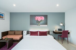 De Botan Srinakarin Hotel & Residence