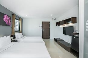 De Botan Srinakarin Hotel & Residence