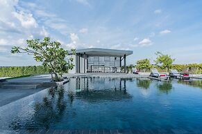 De Botan Srinakarin Hotel & Residence