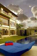 Blue Rose Villa