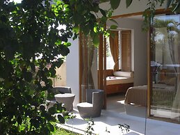 Blue Rose Villa