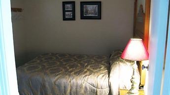 The Mountain View Motel & Cottages