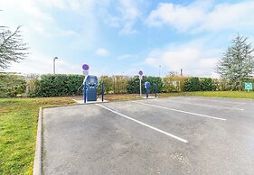 B&B HOTEL Compiègne Thourotte