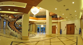 Hotel Hazel