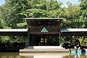 Turtle Beach Lodge