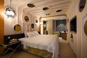 Uher Luxury Resort & Hotel