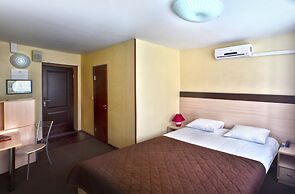 City hotel