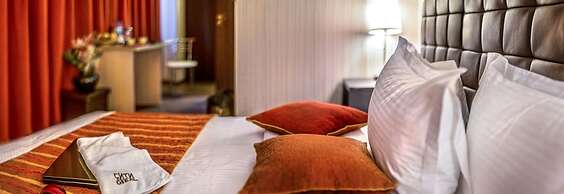 City hotel