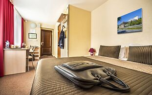City hotel