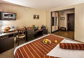 City hotel