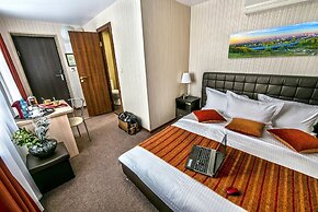 City hotel