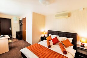City hotel
