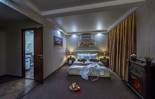 City hotel
