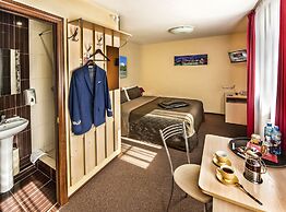 City hotel