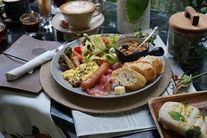 Nihao Cafe Hotel