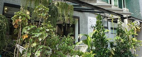 Nihao Cafe Hotel