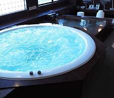 Sauna & Capsule Hotel Hollywood - Caters to Men
