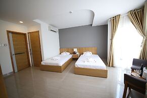 Sailing Hotel
