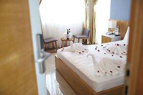 Sailing Hotel