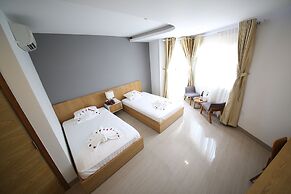 Sailing Hotel