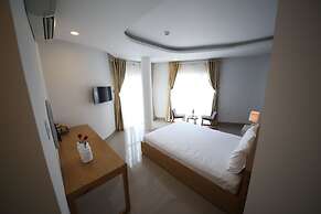 Sailing Hotel