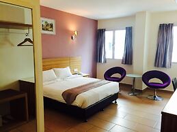 Grand Court Hotel