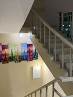 Crown Palace Inn