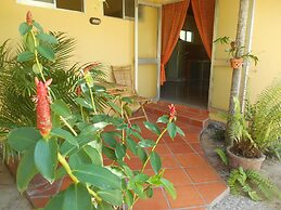Thuy - Gunter Garden Bungalow