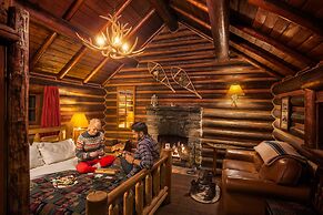 Storm Mountain Lodge Cabins & Dining