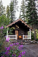 Storm Mountain Lodge Cabins & Dining