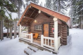 Storm Mountain Lodge Cabins & Dining