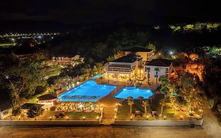 Kamari Beach Hotel