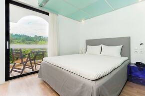 Kamari Beach Hotel