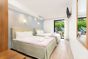Kamari Beach Hotel