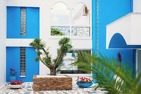 Kamari Beach Hotel