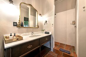 Avondrood Guest House