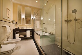 Wilson Palace by LOFT
