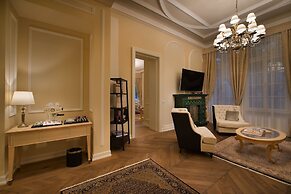 Wilson Palace by LOFT