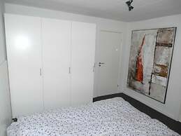 Give City Apartment