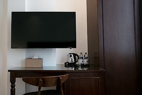 Belllo Hotel JB Central