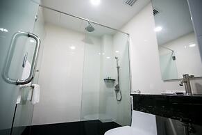 Belllo Hotel JB Central