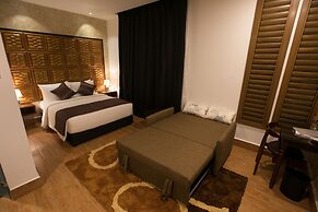 Belllo Hotel JB Central
