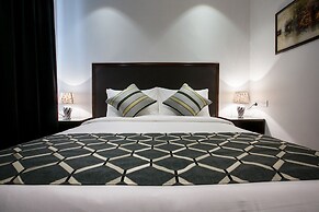 Belllo Hotel JB Central
