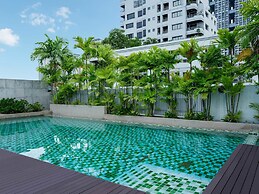 Silom Lofts Hotel