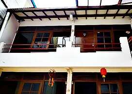 De Sun Pasteur Guest House by HouseinBandung