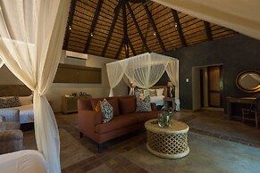Inyati Game Lodge