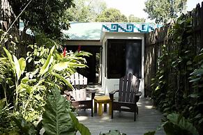 Jungle Lodge Hotel