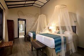 Jungle Lodge Hotel