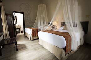 Jungle Lodge Hotel