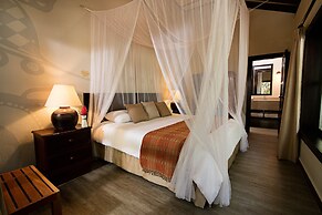 Jungle Lodge Hotel